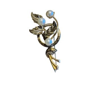 Vintage Ornate Gold Tone Floral Pearl Spray Brooch